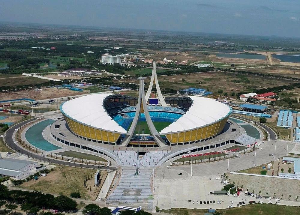 由中國援建的柬埔寨國家體育場項目于2021年12月18日正式啟用。