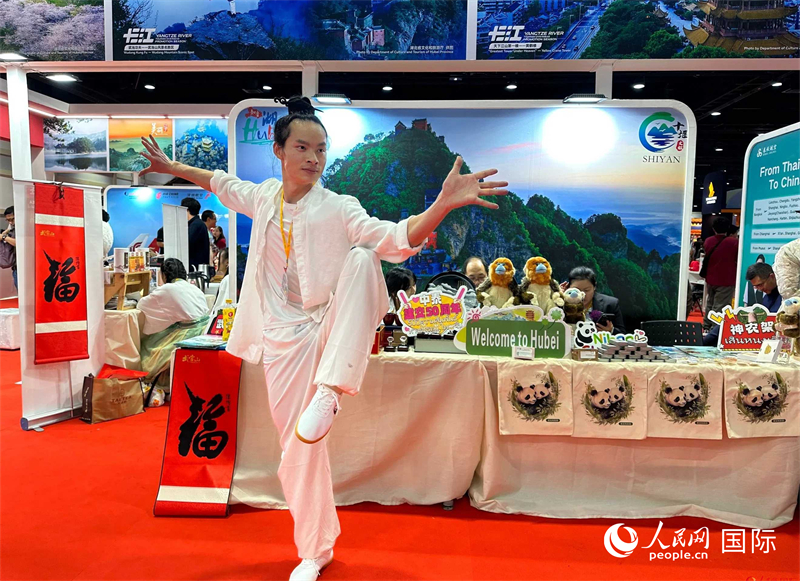 中國武當(dāng)功夫走進(jìn)東南亞，以精湛的武藝和飄逸的身姿詮釋中國武術(shù)的精髓。人民網(wǎng)記者 簡承淵攝