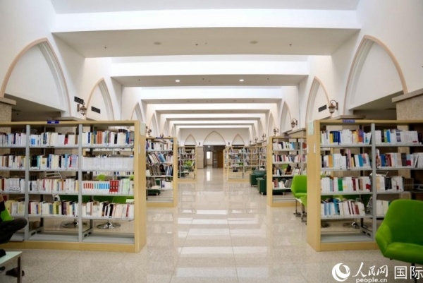 圖為吉布提國(guó)家圖書館一角。人民網(wǎng) 塔里克·易卜拉欣攝