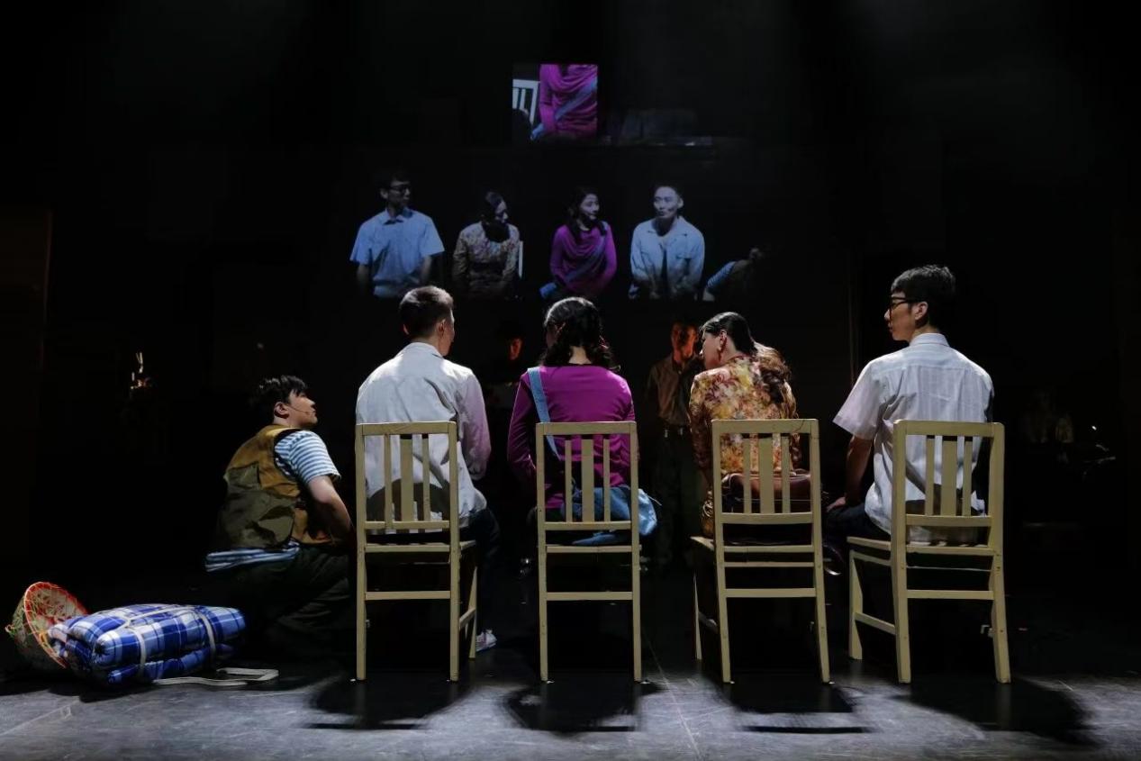 《布吉出租屋》劇照。國(guó)家話劇院供圖