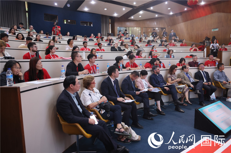 2025年“漢語橋”巴西賽區(qū)決賽現(xiàn)場。人民網(wǎng)記者 時元皓攝