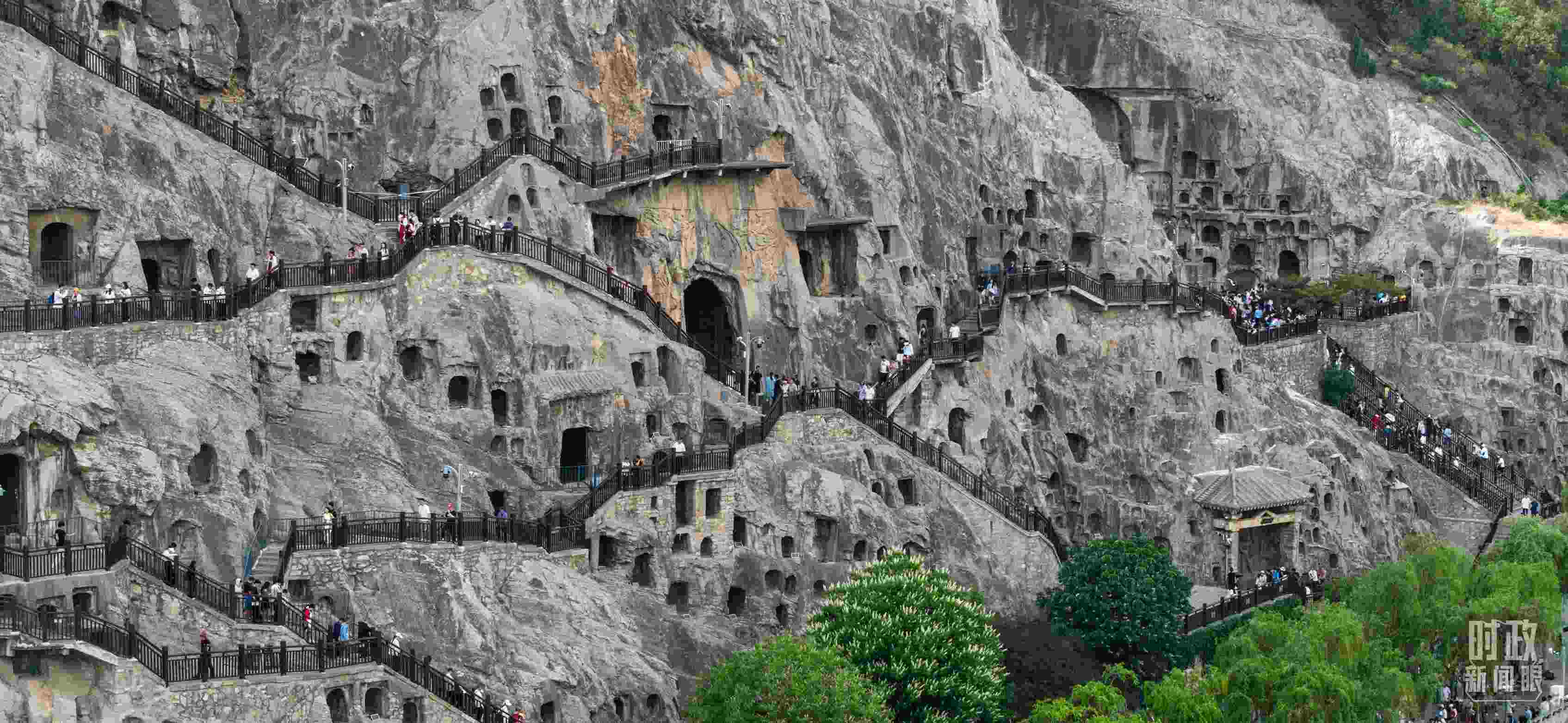 △龍門石窟。（總臺(tái)國(guó)廣記者李晉拍攝）