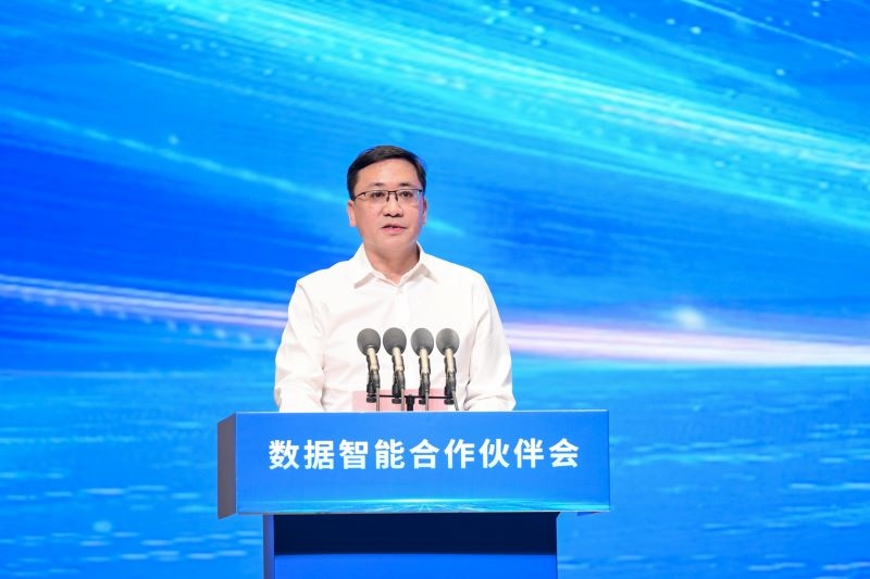 圖為河南省人民政府國(guó)有資產(chǎn)監(jiān)督管理委員會(huì)黨委委員、副主任李海峰。