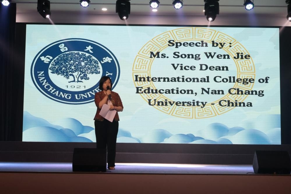 宋文杰致辭。哈山努丁大學(xué)孔子學(xué)院供圖