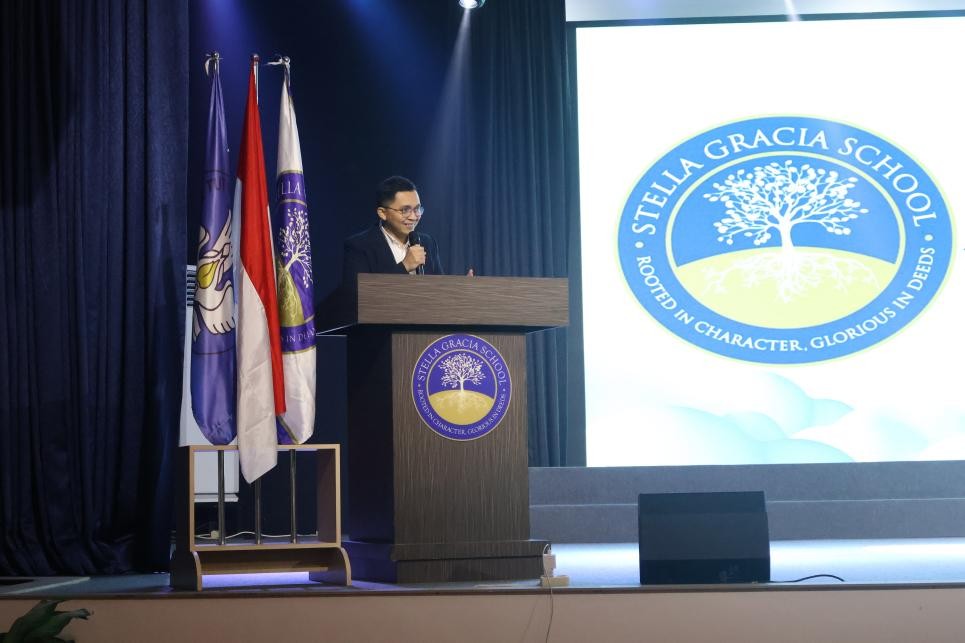 安德魯致辭。哈山努丁大學(xué)孔子學(xué)院供圖